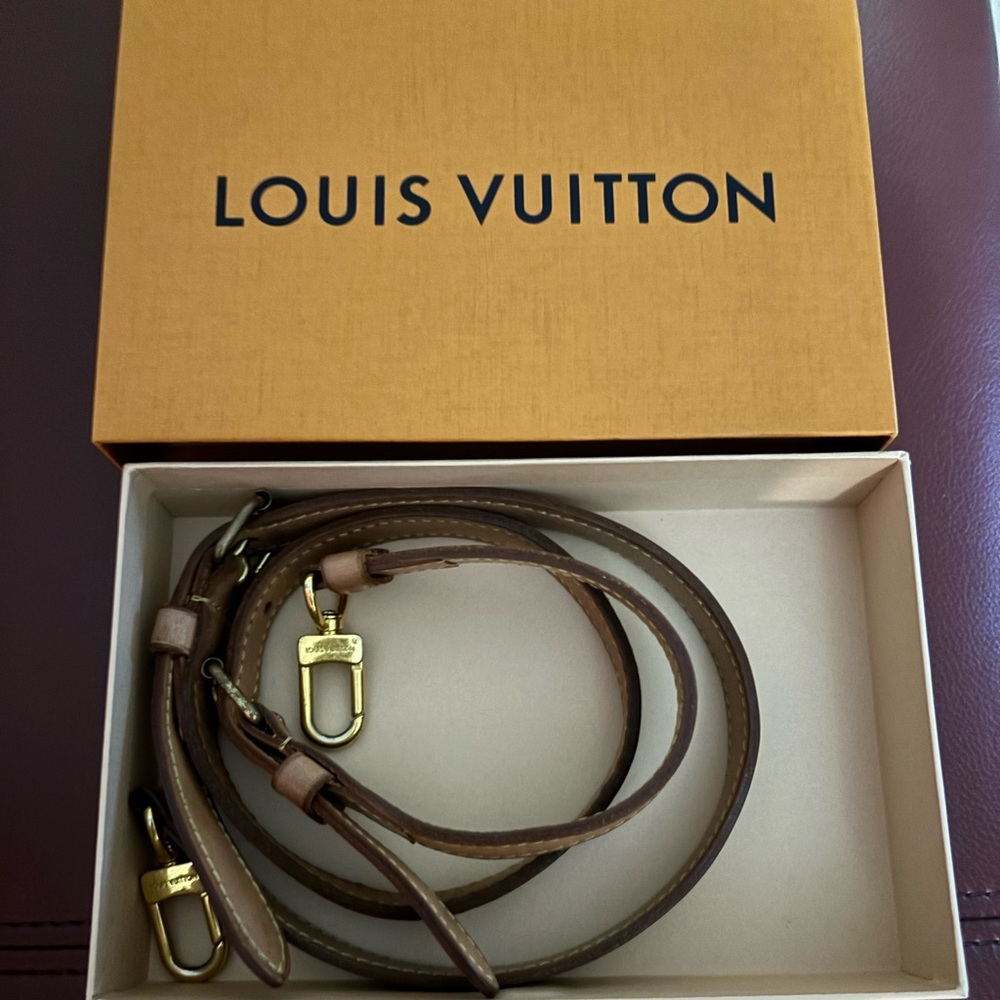 Authentic LV Speedy Purse w/ shoulder strap